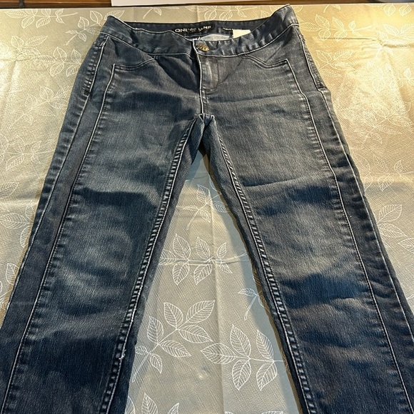 Ladies Only Jeans - Picture 2 of 10